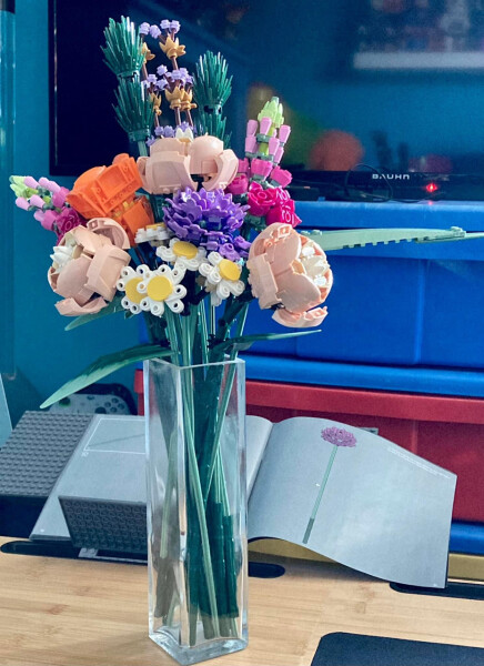 Anyone have Lego flowers?