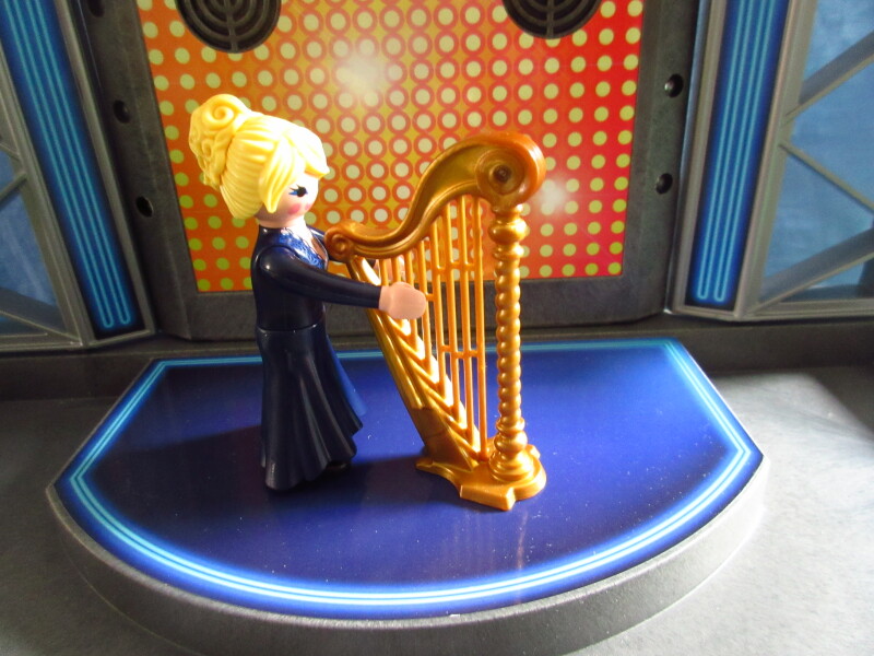 It's Platinum Jubilee weekend for the Playmobil people in our house...