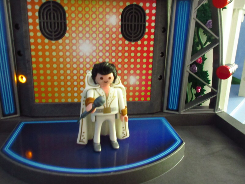 It's Platinum Jubilee weekend for the Playmobil people in our house...