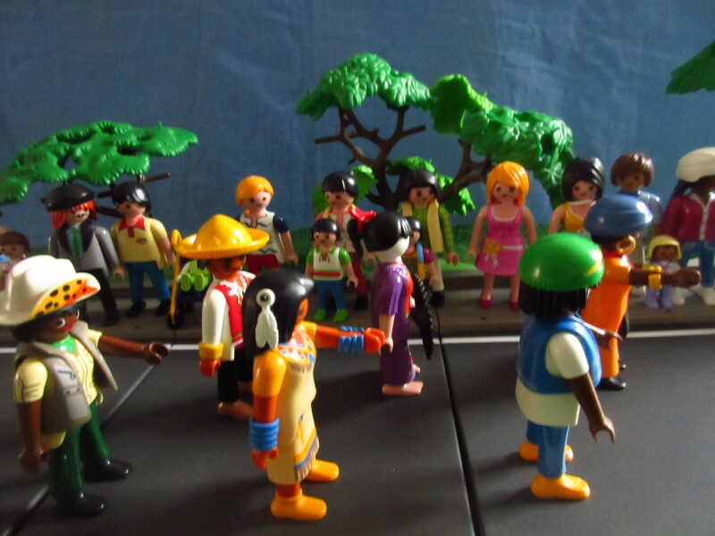 It's Platinum Jubilee weekend for the Playmobil people in our house...