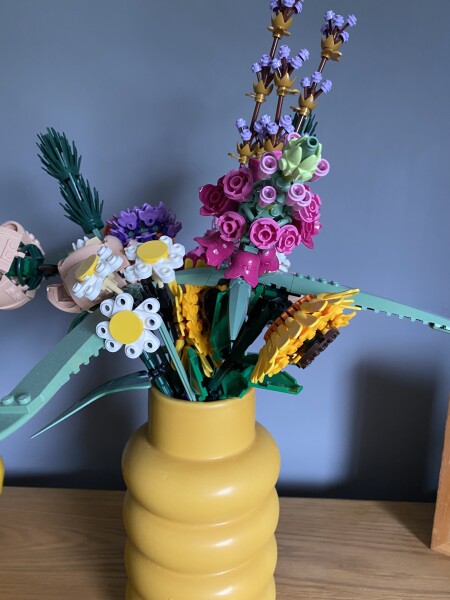 Anyone have Lego flowers?