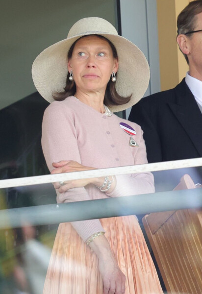 Royal Style - here's to 70 more years of frocks and rocks! 