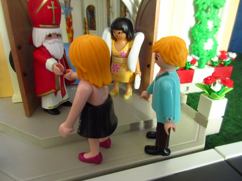 It's Platinum Jubilee weekend for the Playmobil people in our house...