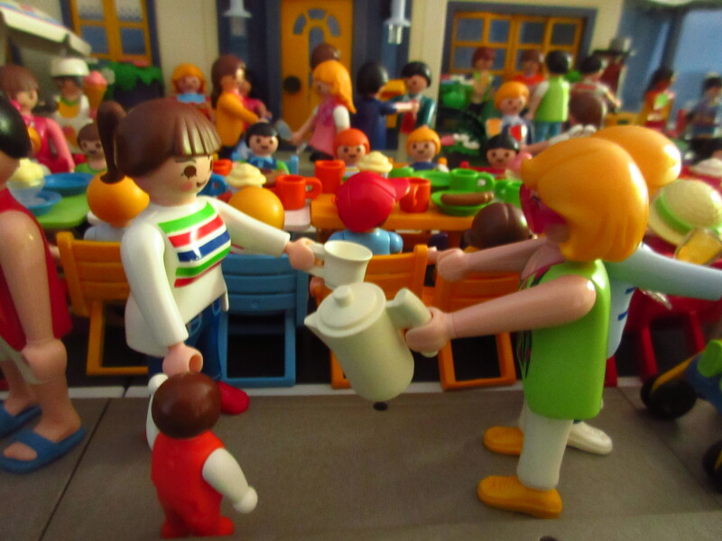 It's Platinum Jubilee weekend for the Playmobil people in our house...