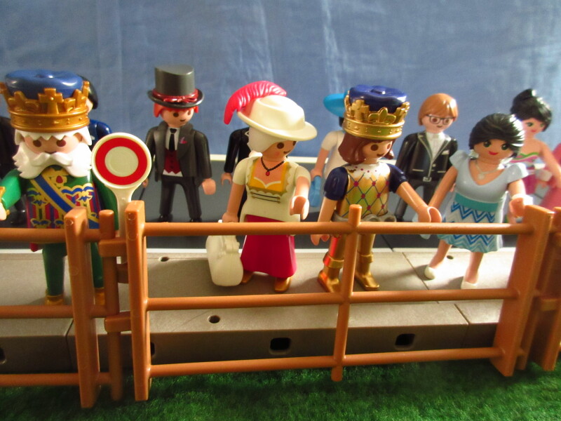 It's Platinum Jubilee weekend for the Playmobil people in our house...