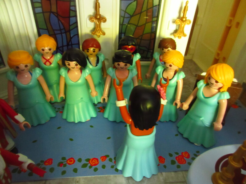 It's Platinum Jubilee weekend for the Playmobil people in our house...