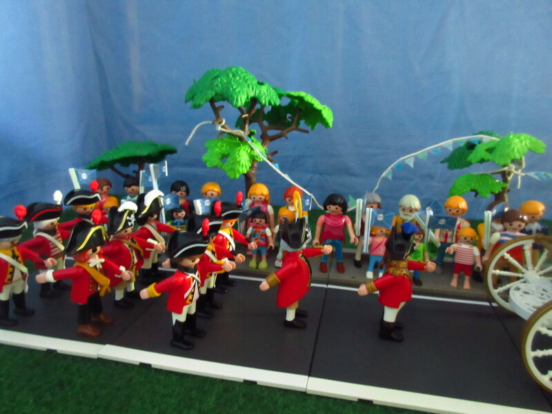 It's Platinum Jubilee weekend for the Playmobil people in our house...