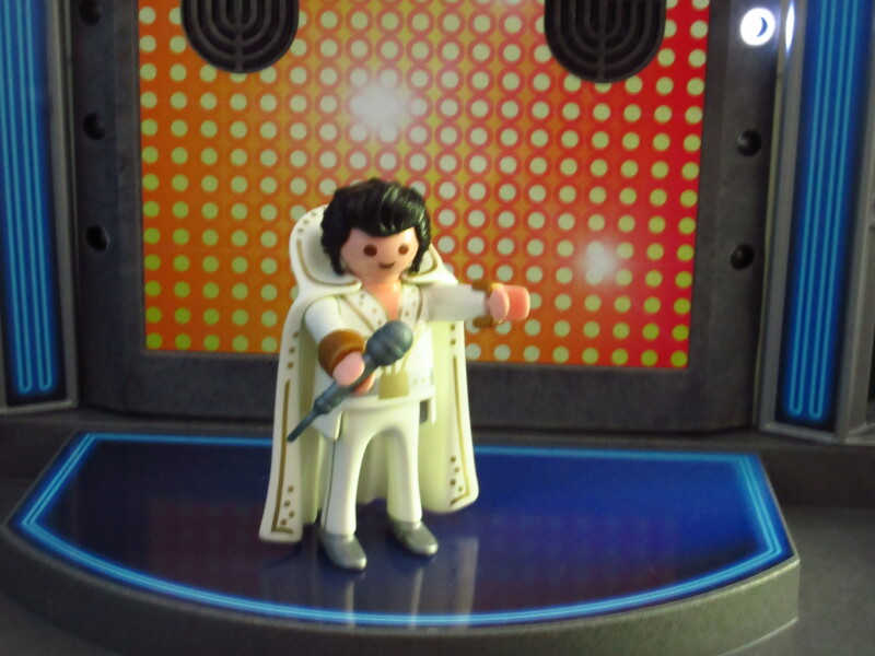 It's Platinum Jubilee weekend for the Playmobil people in our house...