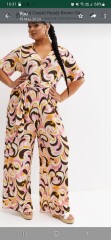 Hippy swirly flowery 60s/70s clothes