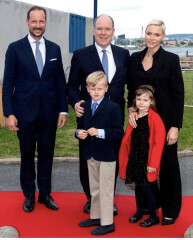 Royal Style - here's to 70 more years of frocks and rocks! 