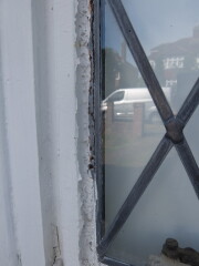 Repairing bird damage to putty on leaded windows