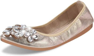 Can you wear black shoes with a white dress? 