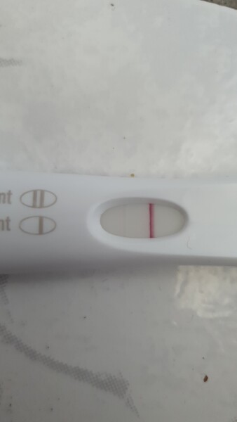 Am I pregnant ? Is this a 2nd line?