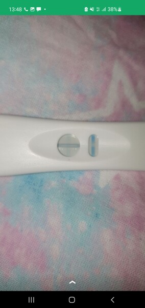 Am I pregnant ? Is this a 2nd line?
