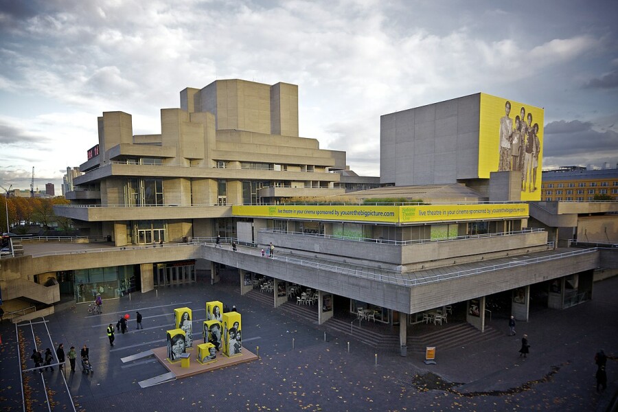 Drag queen banned by National Theatre