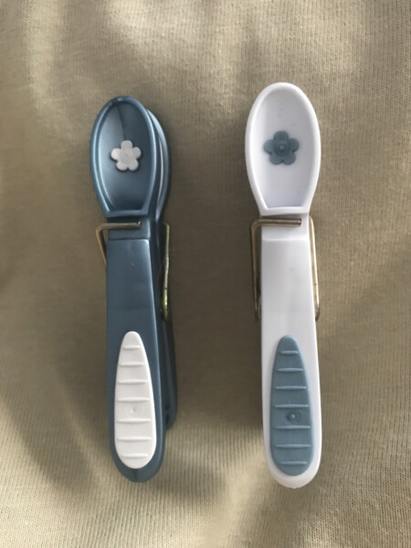 Can anyone identify these pegs??