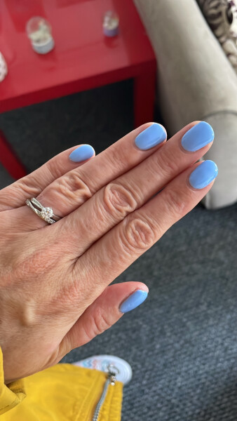 What nail colour do you have on? What colour is in fashion?