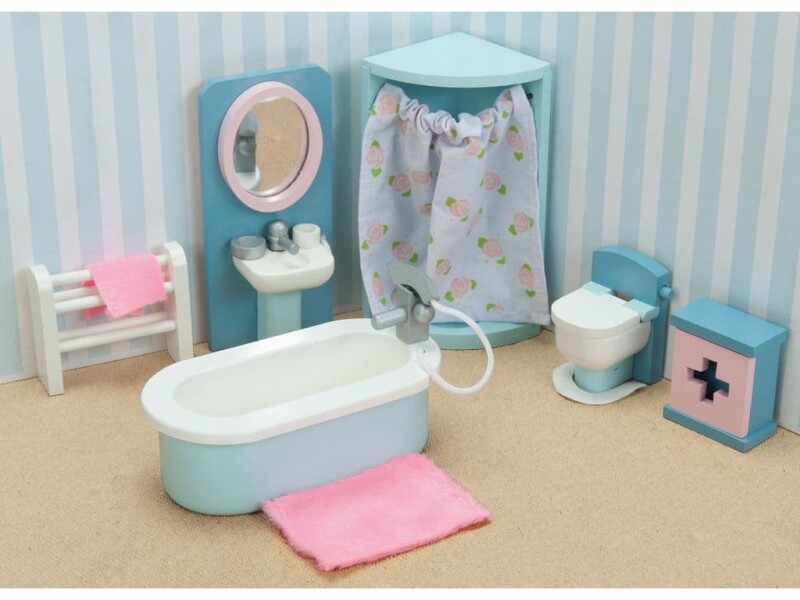 Show me your very small bathrooms please!