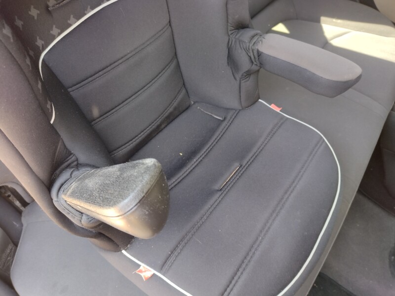 Please help with friend's car seat 