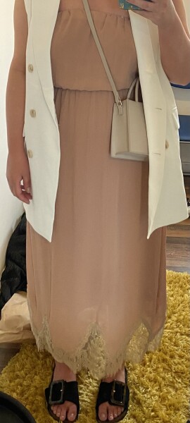 Outfit options please! Pic included. 