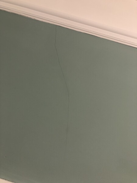 Cracks in walls after heatwave 