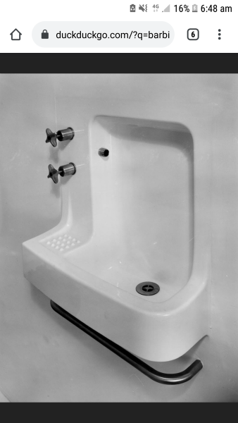 Show me your very small bathrooms please!