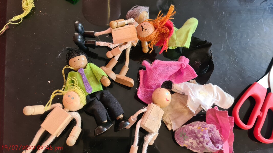 Any ideas how to remove the heads from these dolls?