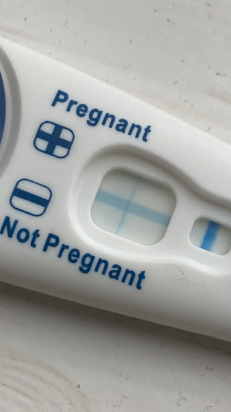Am I pregnant? Or evaporation line? 