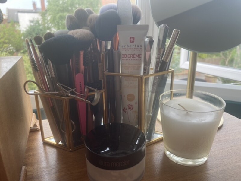 What do you keep your makeup brushes in?