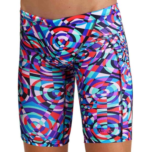 Tight trunks in France?!