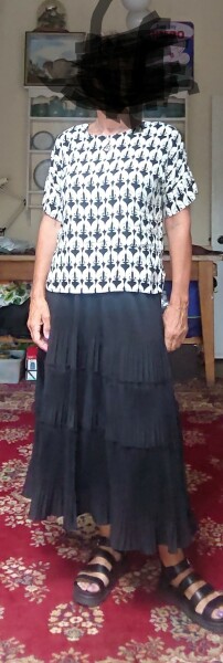 What are you wearing today? Melting into summer '22