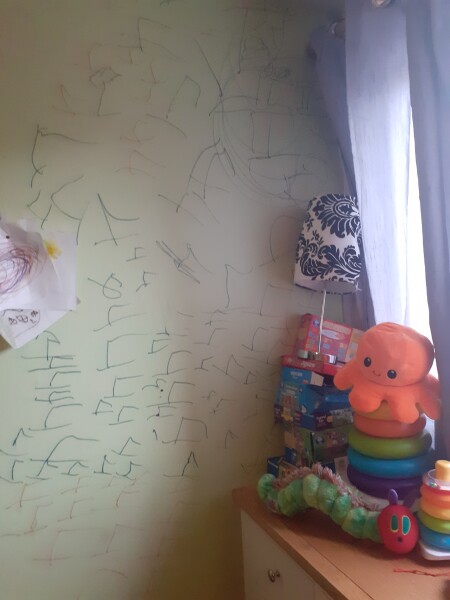 ds6 wrote number 1s all over bedroom wall