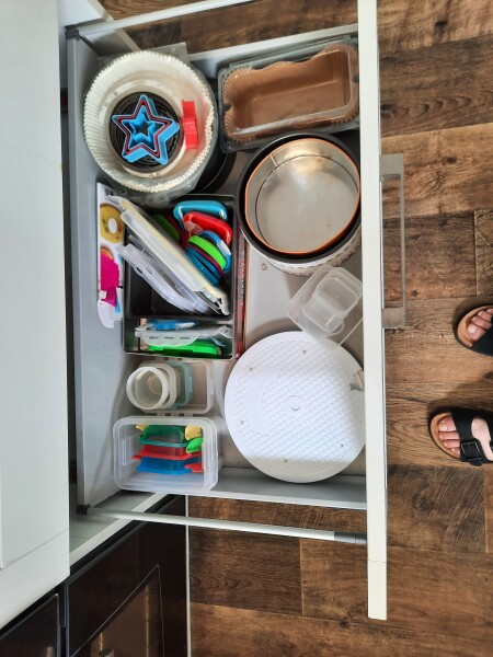 MY TUPPERWARE DRAWER IS TIDY!!! 