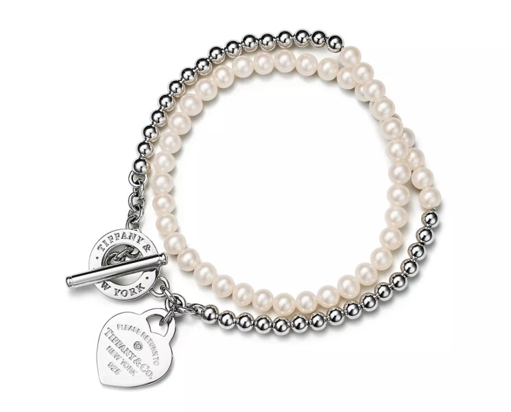 Pearl necklace I can't wear.