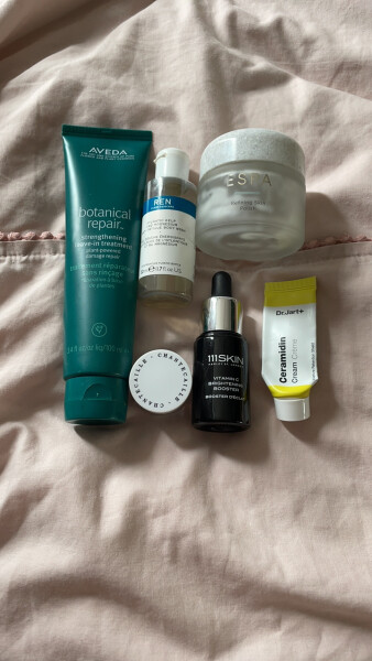 Are you addicted to beauty products? If so, please join - we are "Beauty addicts anonymous" 💜