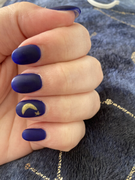What nail colour do you have on? What colour is in fashion?