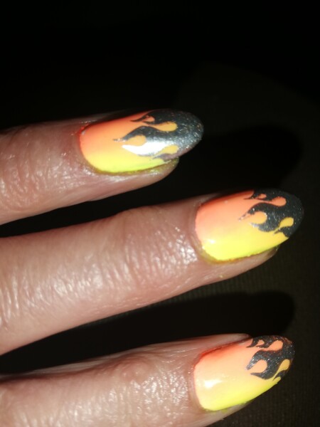 What nail colour do you have on? What colour is in fashion?