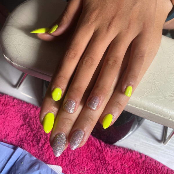 What nail colour do you have on? What colour is in fashion?