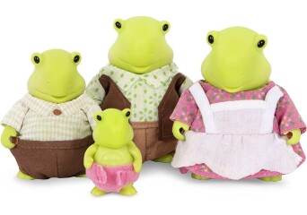 Sylvanian families or Lil Woodzeez?