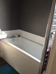 Show me your very small bathrooms please!