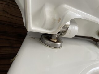 Toilet seat won’t move