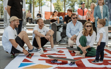 Royal Style - Bring out the Baubles! We'll wear your jewellery if you don't want to! 