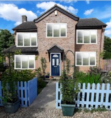 Replacement windows - colour choices and different front & back??