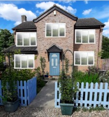 Replacement windows - colour choices and different front & back??