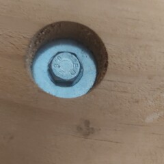 Preventing a nut/bolt from undoing