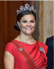 Royal Style - Bring out the Baubles! We'll wear your jewellery if you don't want to! 