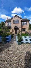 Replacement windows - colour choices and different front & back??