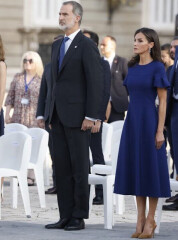 Royal Style - Bring out the Baubles! We'll wear your jewellery if you don't want to! 