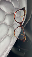 What sorts of glasses are in style?