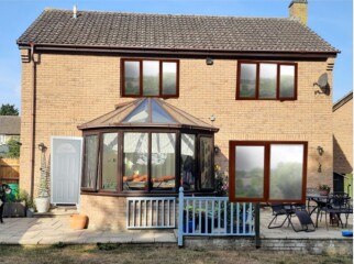 Replacement windows - colour choices and different front & back??